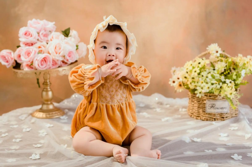 来宾宝宝对妈妈的爱